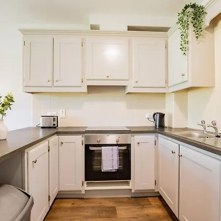 65 - Spacious Three Bed * Голуэй