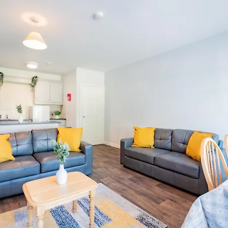 65 - Spacious Three Bed Galway