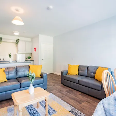 65 - Spacious Three Bed Galway