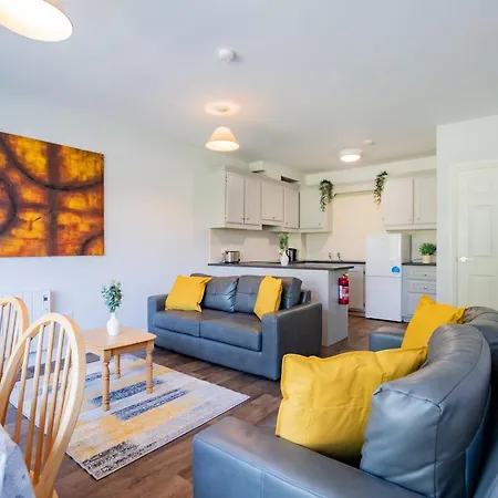 65 - Spacious Three Bed * Galway